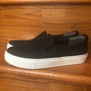 Dr. Scholl’s “no bad day” slip-on sneakers size 8